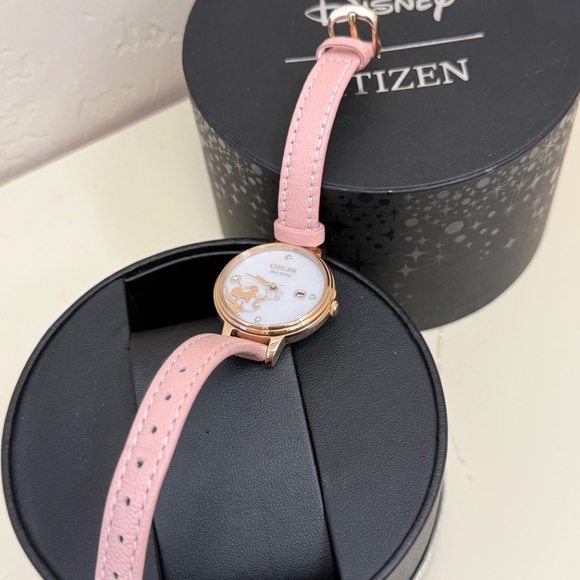 ✨ Retired Citizen Eco-Drive Disney Minnie Mouse Diamond Dial Watch | Model EW244